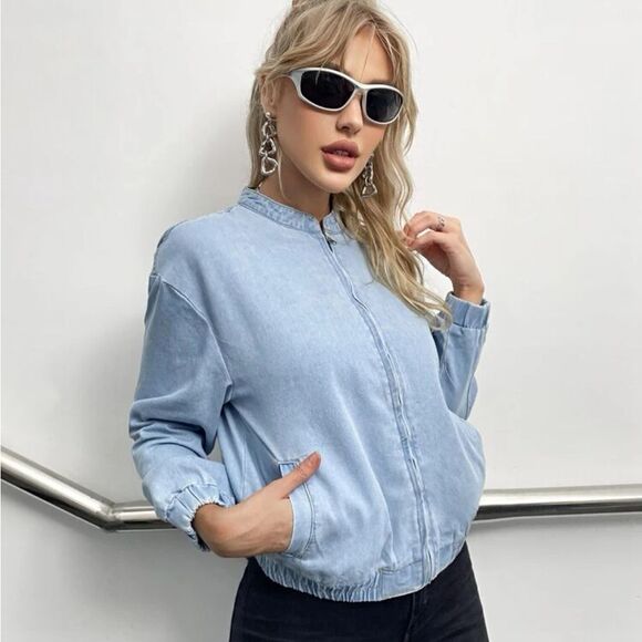 Light wash denim jacket - Picture 5 of 6